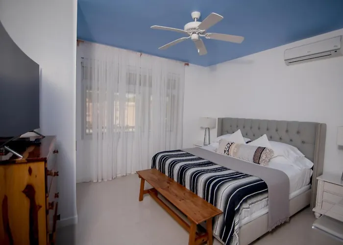 Ocho Rios Penthouse At Whispering Seas