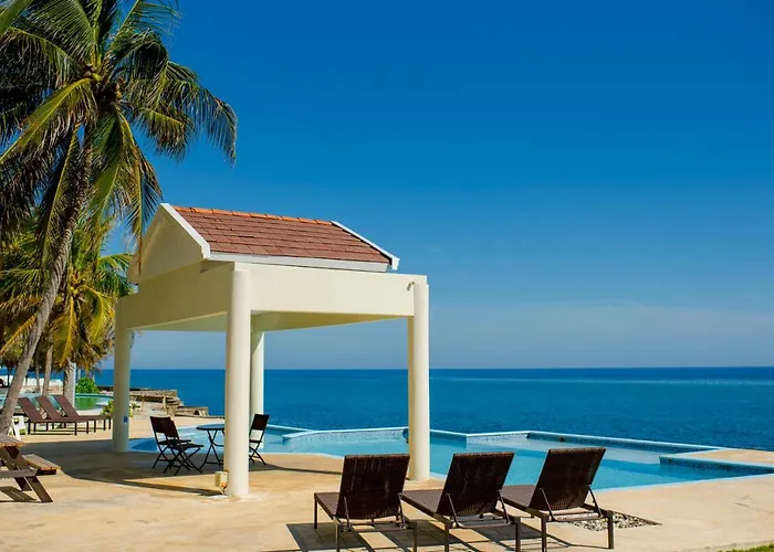 Ocho Rios Penthouse At Whispering Seas
