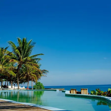Ocho Rios Penthouse At Whispering Seas Apartment Exterior photo